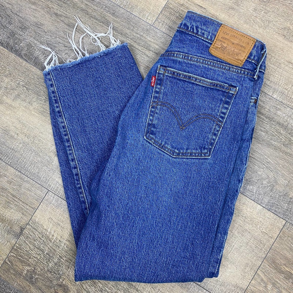 Levi Strauss Premium Wedgie Straight Raw Hem Button Fly Big E Women's SZ 28